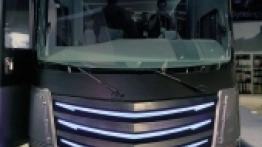 Nieco drapieżny przód kampera - zdjęcie 3